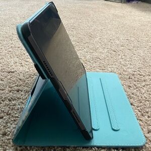 iPad Pro 11 Blue floral painted Van Gogh case